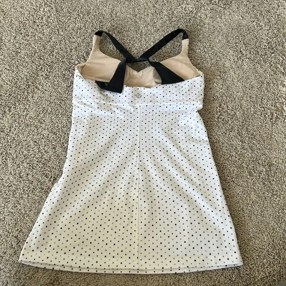 Lululemon built in bra Tank *Rare design - Picture 3 of 8